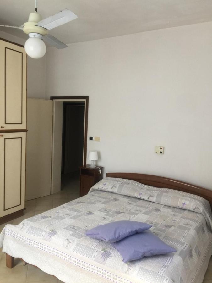 La Casa Di Clara Ombrellone Con 2 Lettini Al Lido San Giuliano Gratis E Parcheggio Privato Gratis Apartment Rimini Bagian luar foto