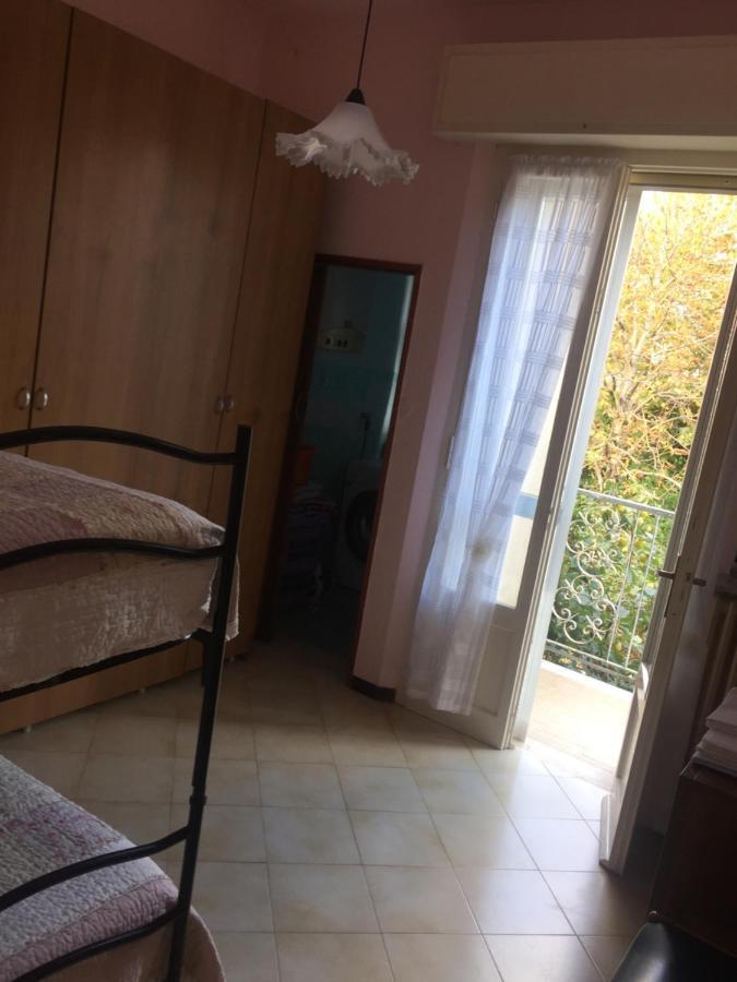 La Casa Di Clara Ombrellone Con 2 Lettini Al Lido San Giuliano Gratis E Parcheggio Privato Gratis Apartment Rimini Bagian luar foto