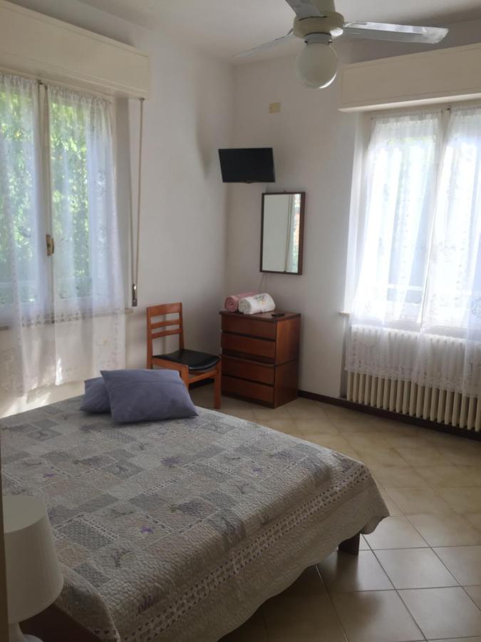 La Casa Di Clara Ombrellone Con 2 Lettini Al Lido San Giuliano Gratis E Parcheggio Privato Gratis Apartment Rimini Bagian luar foto