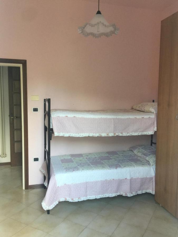 La Casa Di Clara Ombrellone Con 2 Lettini Al Lido San Giuliano Gratis E Parcheggio Privato Gratis Apartment Rimini Bagian luar foto